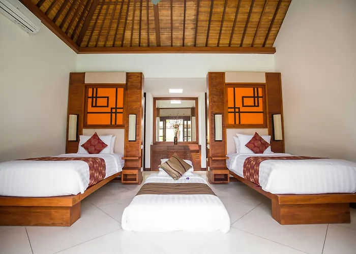 Seriska Satu Sanur,a Luxury 4-bedroom Villa, 5 Mins Walk To Icon Mall, & 24hrs Security Villa *