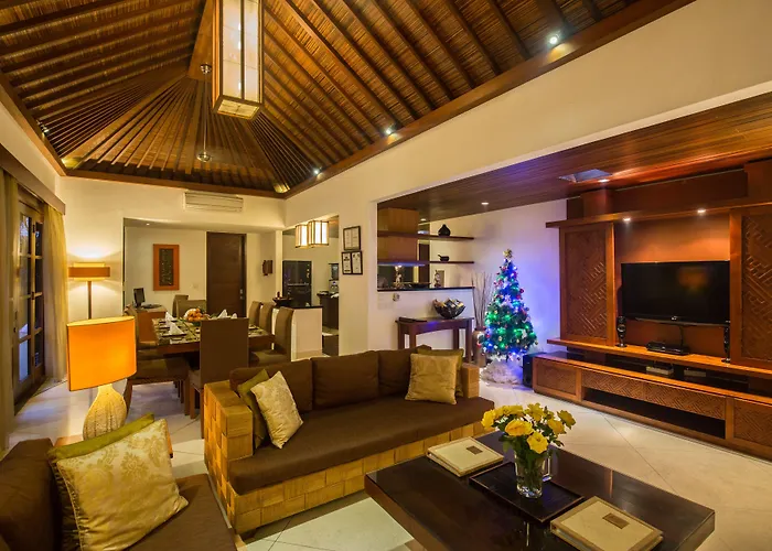 Seriska Satu Sanur,a Luxury 4-bedroom Villa, 5 Mins Walk To Icon Mall, & 24hrs Security