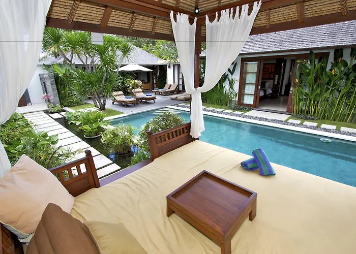Seriska Satu Sanur,a Luxury 4-bedroom Villa, 5 Mins Walk To Icon Mall, & 24hrs Security Villa
