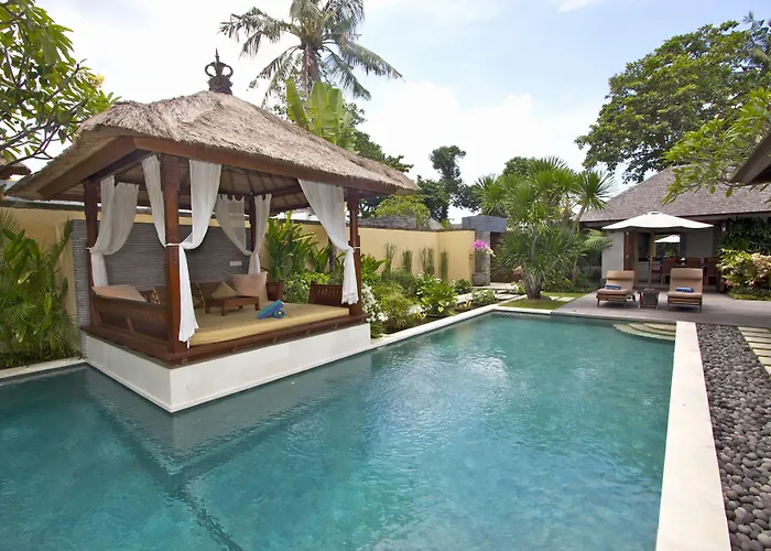 Villa Seriska Satu Sanur,a Luxury 4-bedroom Villa, 5 Mins Walk To Icon Mall, & 24hrs Security *