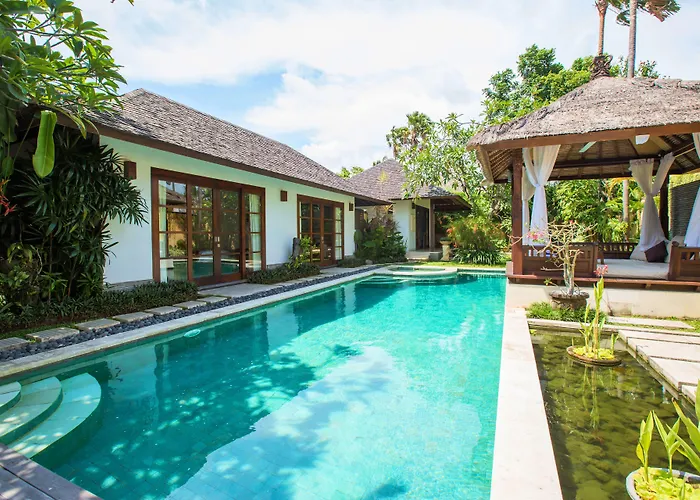 Seriska Satu Sanur,a Luxury 4-bedroom Villa, 5 Mins Walk To Icon Mall, & 24hrs Security Villa Sanur