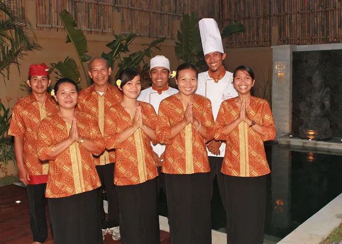 Seriska Satu Sanur,a Luxury 4-bedroom Villa, 5 Mins Walk To Icon Mall, & 24hrs Security Villa