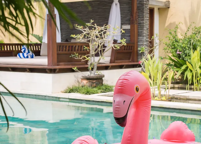 Villa Seriska Satu Sanur,a Luxury 4-bedroom Villa, 5 Mins Walk To Icon Mall, & 24hrs Security Sanur