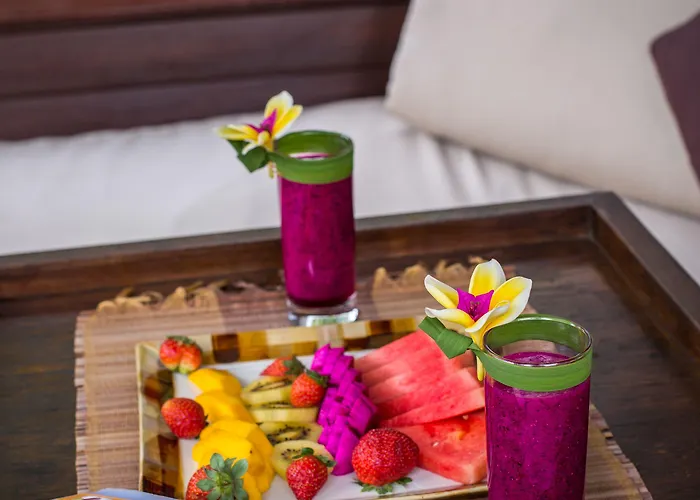 Seriska Satu Sanur,a Luxury 4-bedroom Villa, 5 Mins Walk To Icon Mall, & 24hrs Security * Sanur