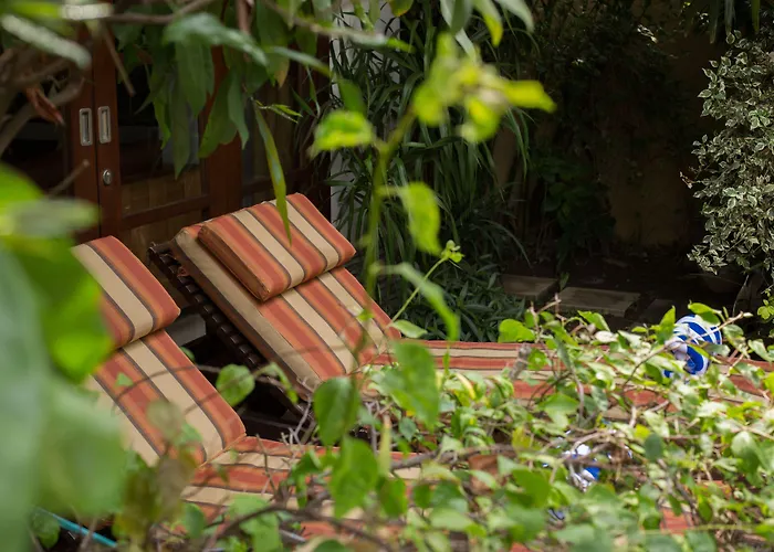 Villa Seriska Satu Sanur,a Luxury 4-bedroom Villa, 5 Mins Walk To Icon Mall, & 24hrs Security *