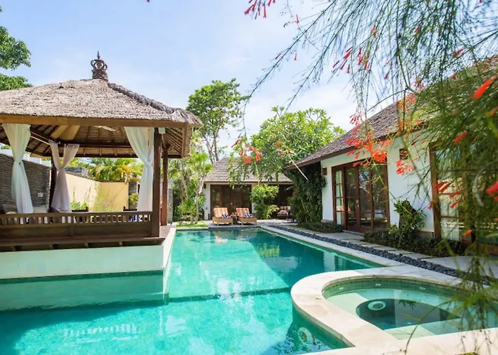 Seriska Satu Sanur,a Luxury 4-bedroom Villa, 5 Mins Walk To Icon Mall, & 24hrs Security Villa Sanur
