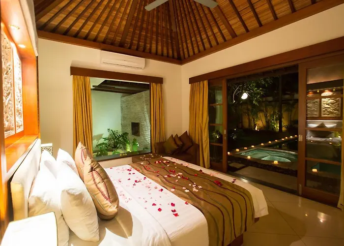 Seriska Satu Sanur,a Luxury 4-bedroom Villa, 5 Mins Walk To Icon Mall, & 24hrs Security *