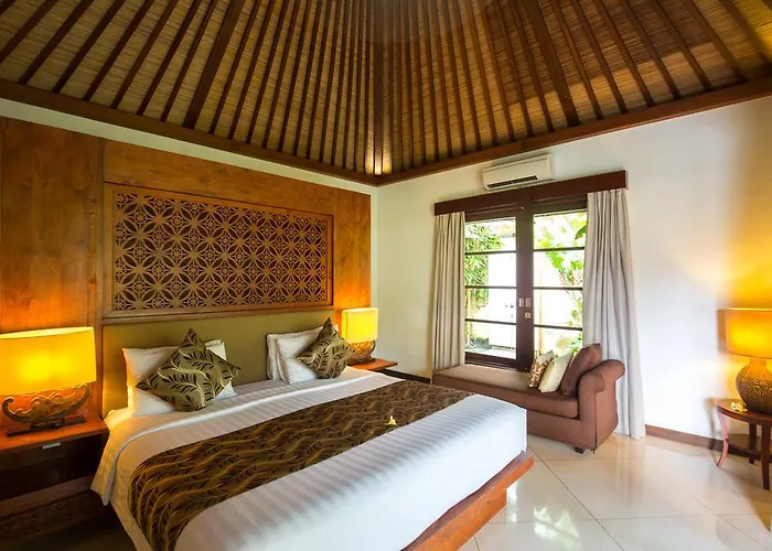 Villa Seriska Satu Sanur,a Luxury 4-bedroom Villa, 5 Mins Walk To Icon Mall, & 24hrs Security Sanur