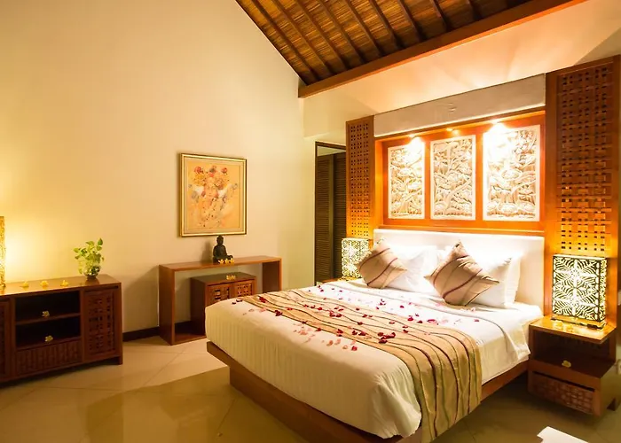Seriska Satu Sanur,a Luxury 4-bedroom Villa, 5 Mins Walk To Icon Mall, & 24hrs Security *
