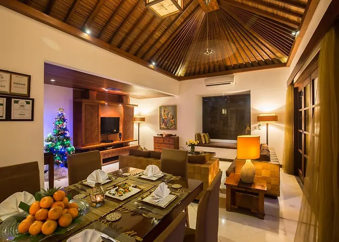 Seriska Satu Sanur,a Luxury 4-bedroom Villa, 5 Mins Walk To Icon Mall, & 24hrs Security Villa Sanur