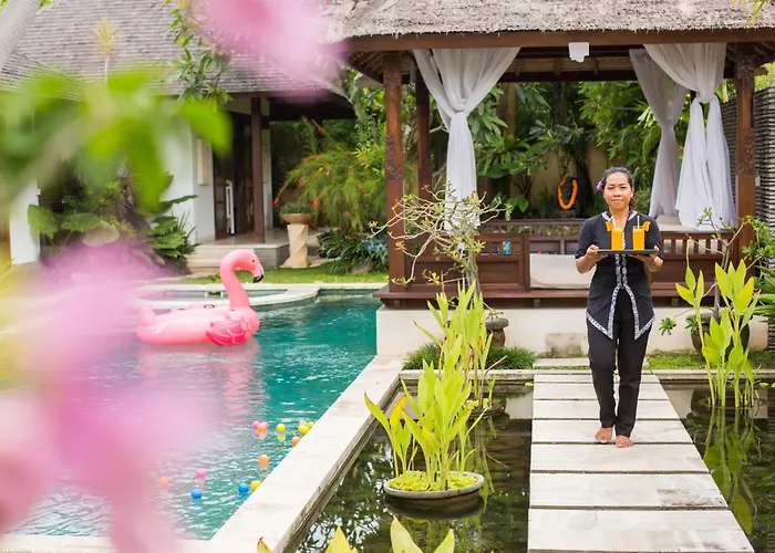 Seriska Satu Sanur,a Luxury 4-bedroom Villa, 5 Mins Walk To Icon Mall, & 24hrs Security Villa *