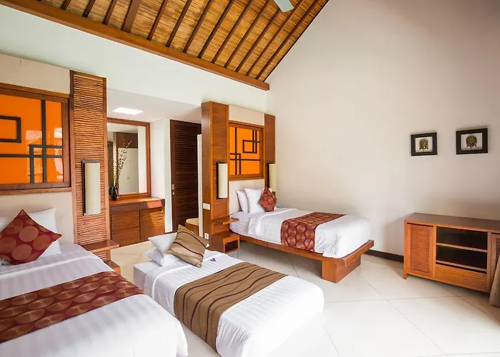 Seriska Satu Sanur,a Luxury 4-bedroom Villa, 5 Mins Walk To Icon Mall, & 24hrs Security Villa *