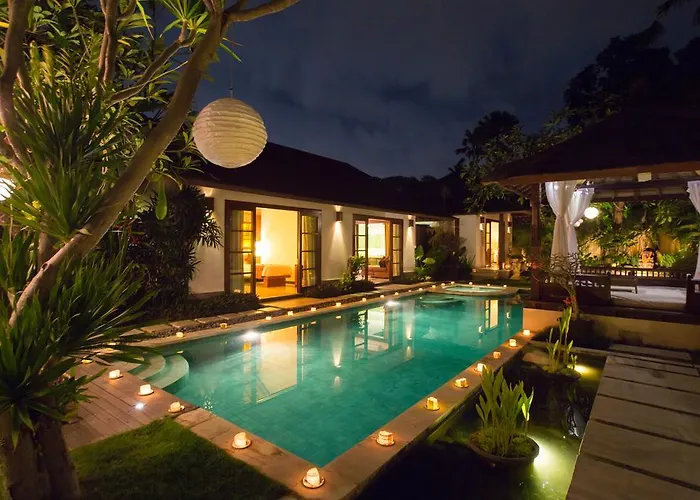 Villa Seriska Satu Sanur,a Luxury 4-bedroom Villa, 5 Mins Walk To Icon Mall, & 24hrs Security