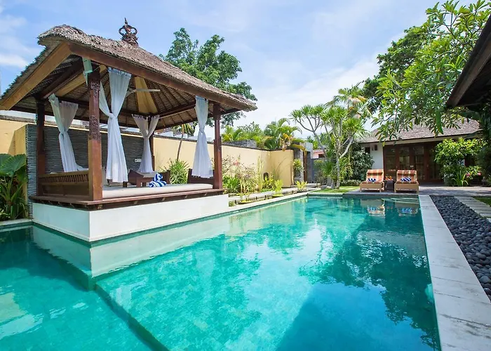Seriska Satu Sanur,a Luxury 4-bedroom Villa, 5 Mins Walk To Icon Mall, & 24hrs Security Sanur