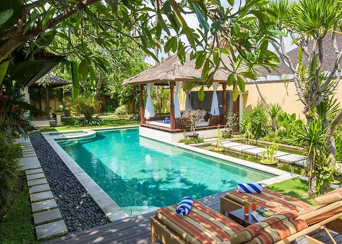 Seriska Satu Sanur,a Luxury 4-bedroom Villa, 5 Mins Walk To Icon Mall, & 24hrs Security Villa