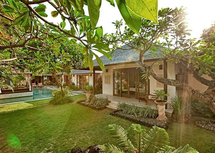 Seriska Satu Sanur,a Luxury 4-bedroom Villa, 5 Mins Walk To Icon Mall, & 24hrs Security Sanur