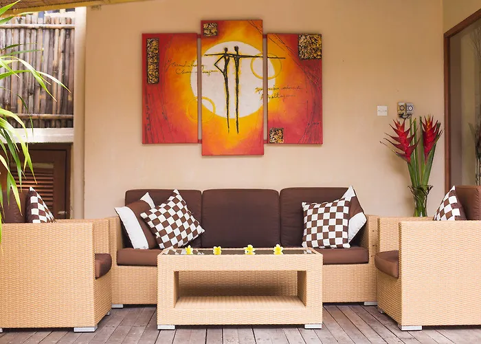 Villa Seriska Satu Sanur,a Luxury 4-bedroom Villa, 5 Mins Walk To Icon Mall, & 24hrs Security *