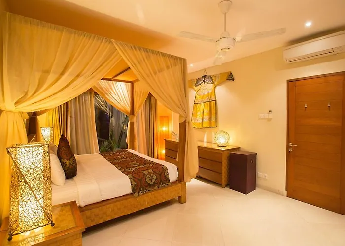 Villa Seriska Satu Sanur,a Luxury 4-bedroom Villa, 5 Mins Walk To Icon Mall, & 24hrs Security